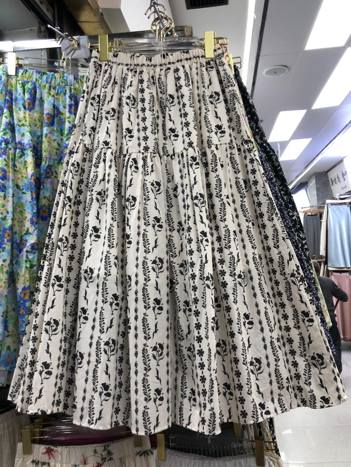 

Юбка с цветочным узором, женская весенняя одежда 2025 года, весна и лето, новая юбка А-образного силуэта с высокой талией, средней длины, драпированная, ретро, нежная юбка one size fits all абрикосовый