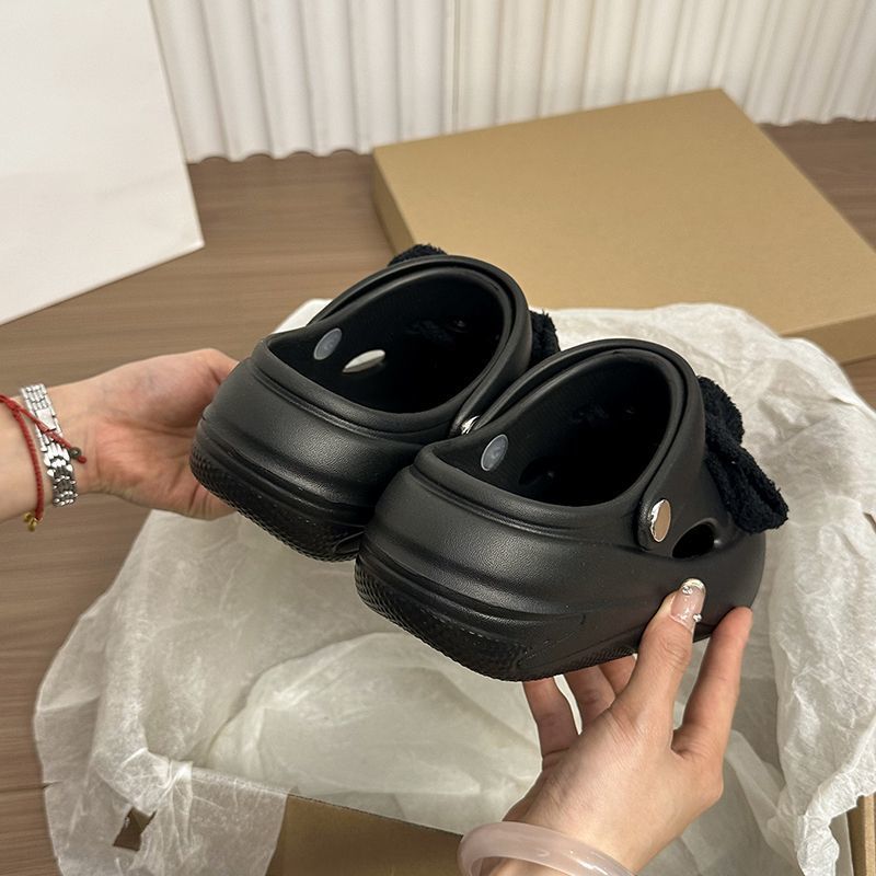 Internet Celebrity Beach Hole Shoes Women's Wear 2025 Summer New Versatile Casual Thick-soled Non-slip Bag Head Slippers Women