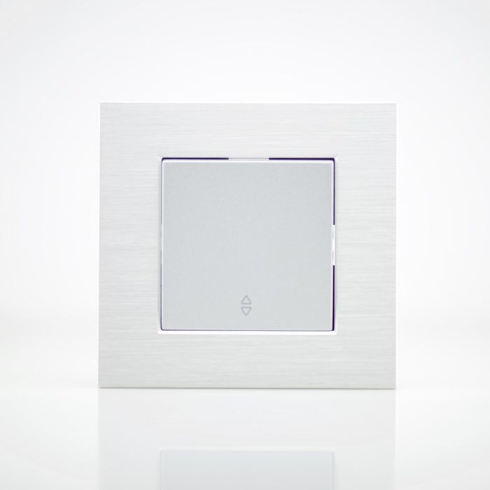 Plaque de finition métal alu 1 poste 84x87x10mm