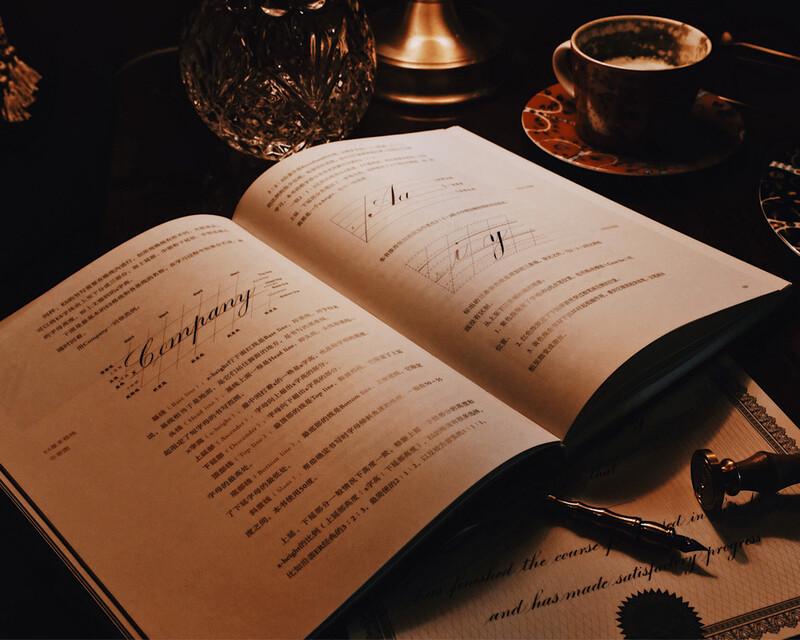 Beautiful English Handwriting Calligraphy Tutorial Book
