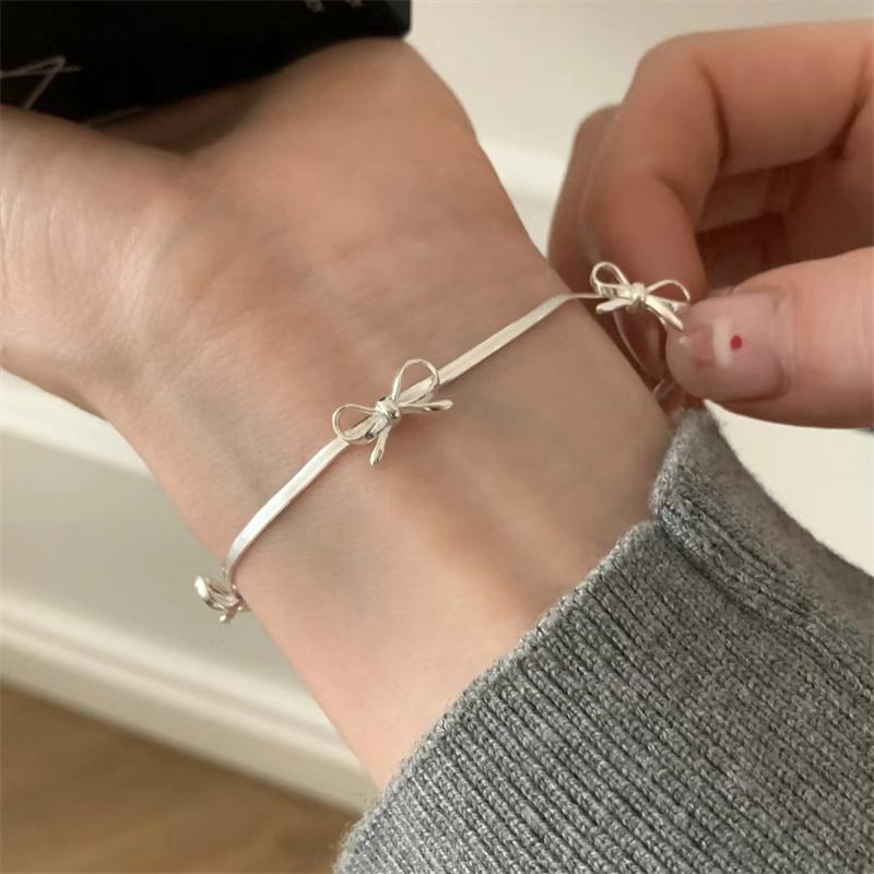 Silver Snake Bones Bow Bracelet for Women Girls Sweet Charm Bowknot Short Clavicle Chain Necklace Jewelry Set