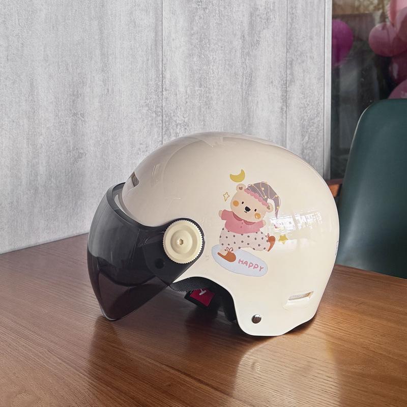 Helmets Women's Summer Electric Motorcycles Men's and Women's Half Helmets Battery Cars Universal In All Seasons