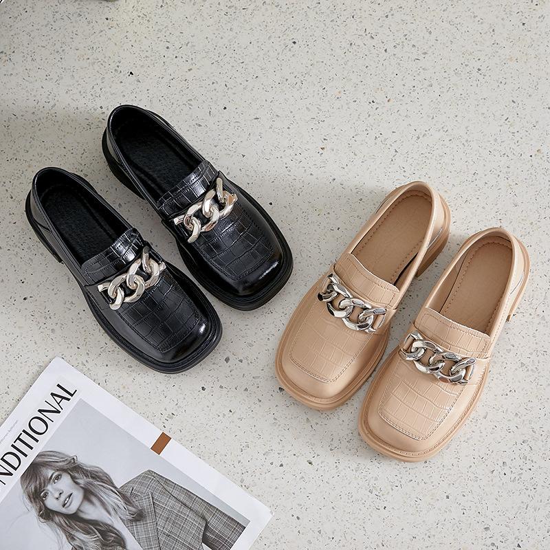 Scarpe Lok Fu Donna's Nuovo Modello Coccodrillo Metallo Catena Spessa Tacco Grosso Moda Piccole Scarpe in Pelle Mary Jane Donna;s Scarpe