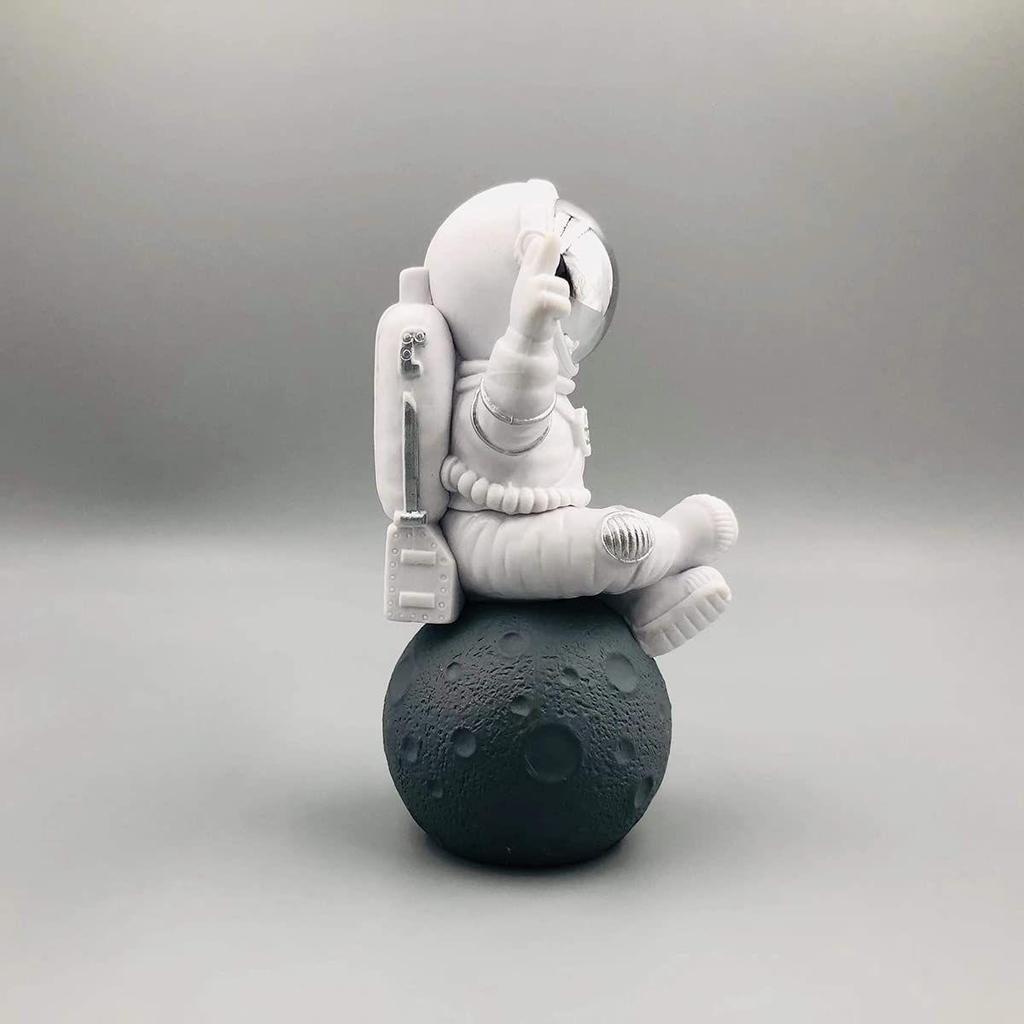 Cute Outer Space Astronaut Figurine Action Figure Toys Statue for Showpiece Home Living Room Decor Office Desktop Decoration Car Dashboard