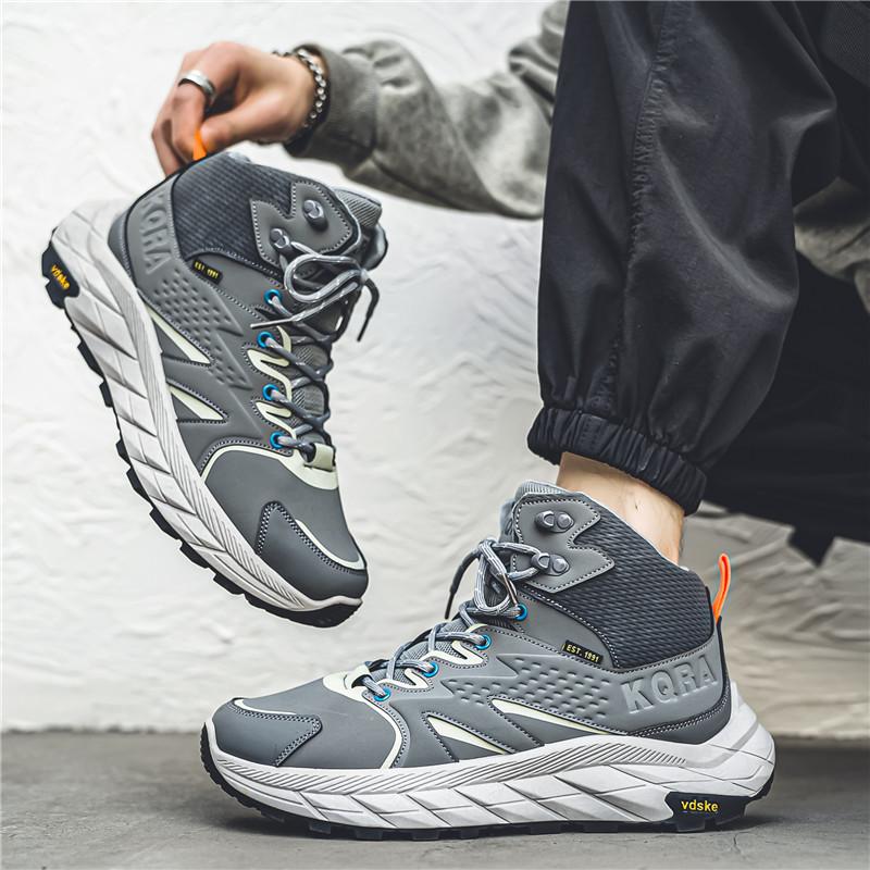 Nowe męskie buty z wysokim stanem i wysokim dołem Zwiększają codzienne buty sportowe Modne buty do biegania na świeżym powietrzu