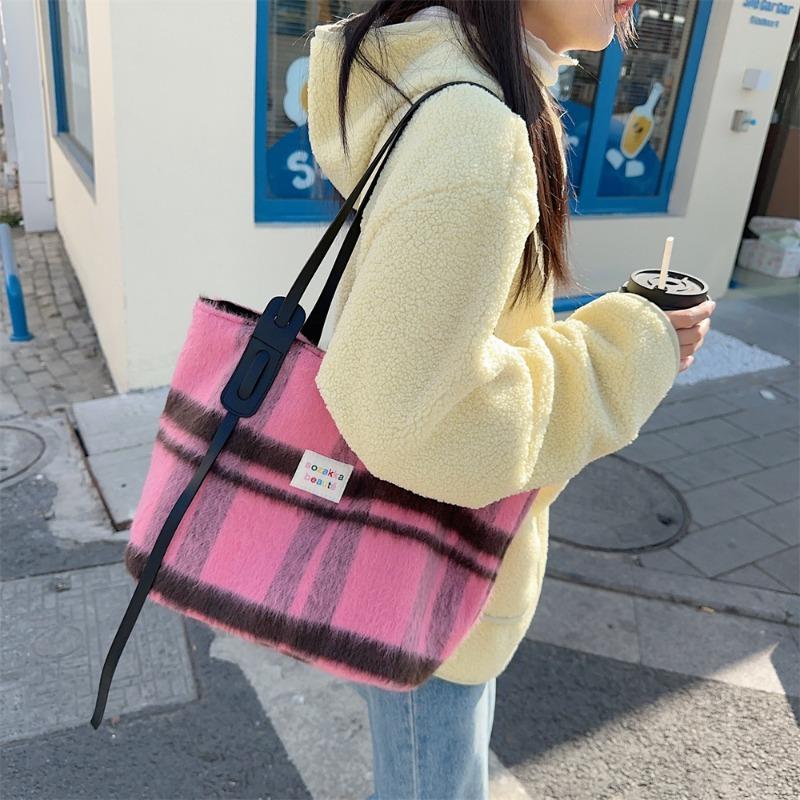 Maillard Large-capacity Plaid Bag Women's Commuter Shoulder Bag Woolen Model Autumn and Winter New Women's Bag