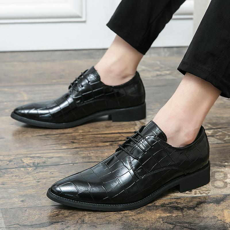 British Men's Pointed Green Patent Leather Shoes Designer Gentleman Oxfords Wedding Dress Prom Groom Footwear Zapatos Hombre