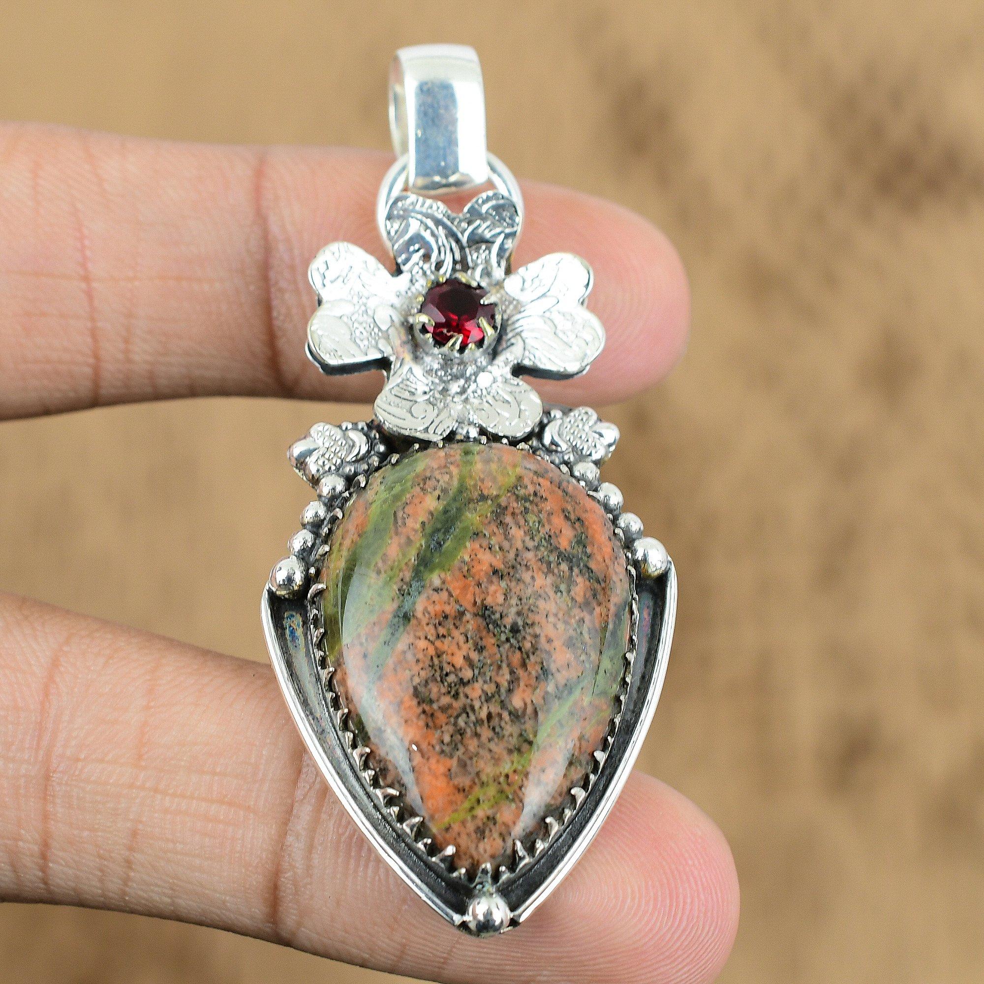 

Wedding Gift For Her 925 Silver Natural Grass Garnet Gemstone Pendant Flower