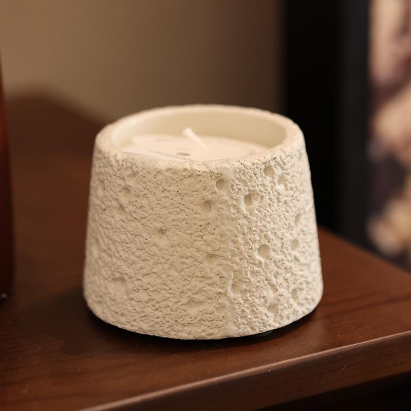 

Элегантные Бездымные Ароматические Соевые Свечи Ручной Работы с Цветочным Ароматом - Идеально Подходят для Домашнего Декора и Подарков.