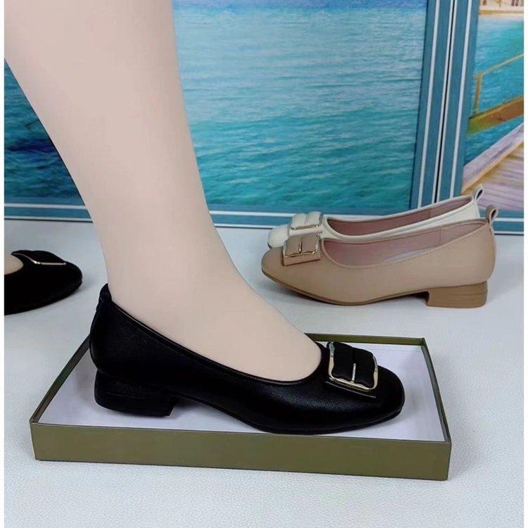 Soft-soled Doudou shoes women's versatile 2025 new soft leather comfortable leather shoes one-pedal mother shoes shallow commuter shoes