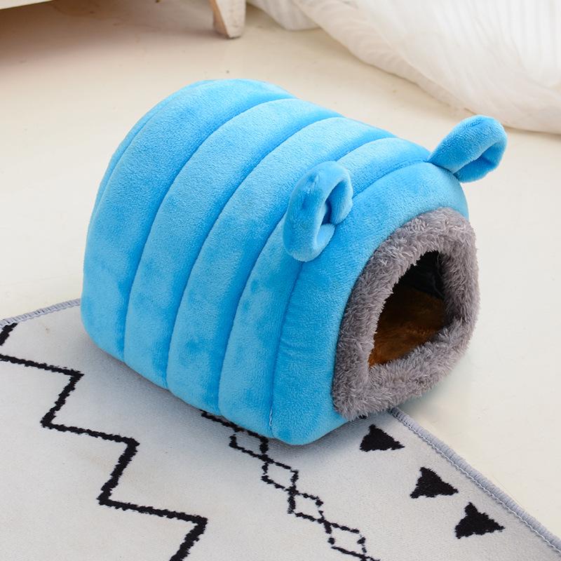 Cozy Winter Nest for Small Pets: Hamster, Guinea Pig, Hedgehog, Sugar Glider.