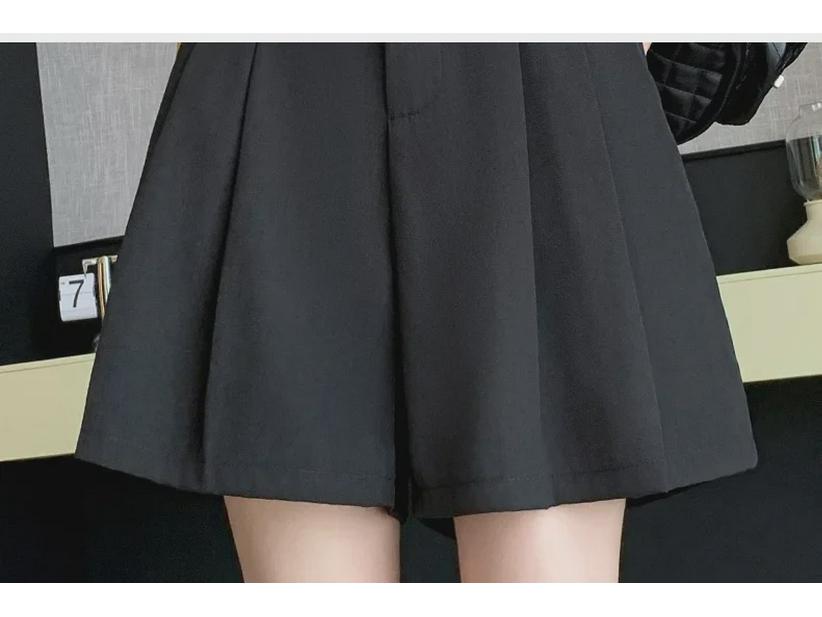 Women's Khaki Pleated A-Line Culotte Shorts - 2024 Summer Fashion Wide-Leg Style