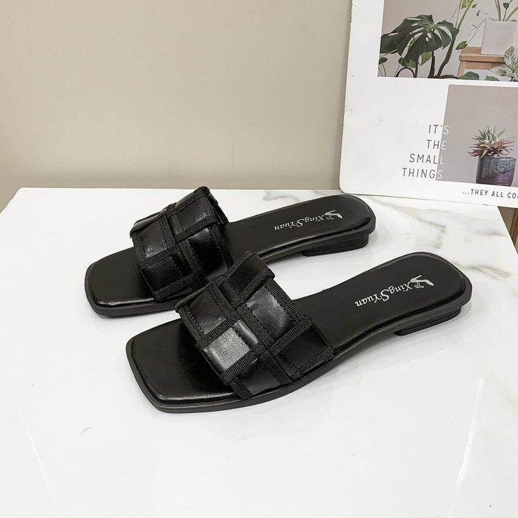 Korean version of the new summer design square head open-toed French flat-bottomed lazy beach cool slippers women's wear
