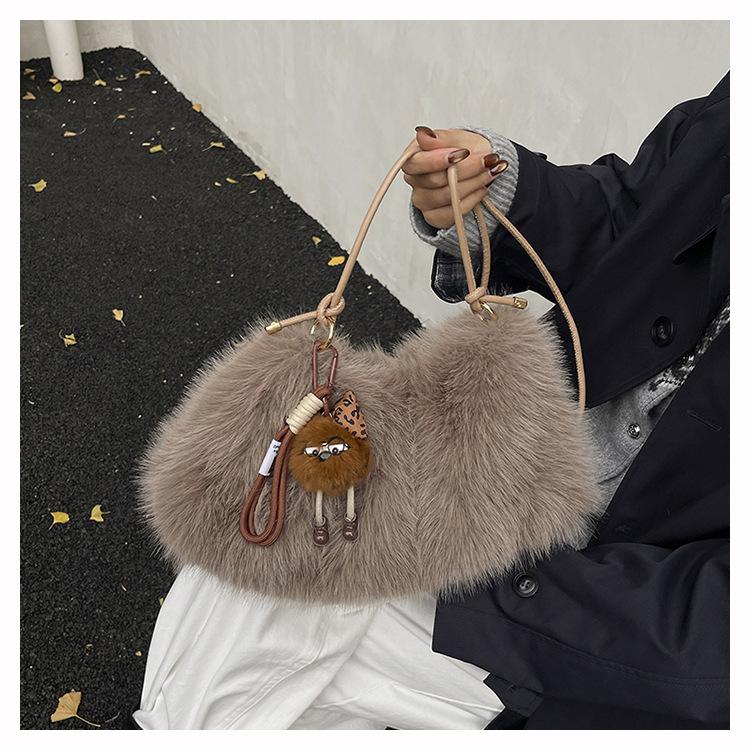 Japanese and Korean Fashion Simple Faux Fur 2026 Women's New Winter Style Commuter High-End Feel Shoulder Bag, Handbag and Crossbody Bag