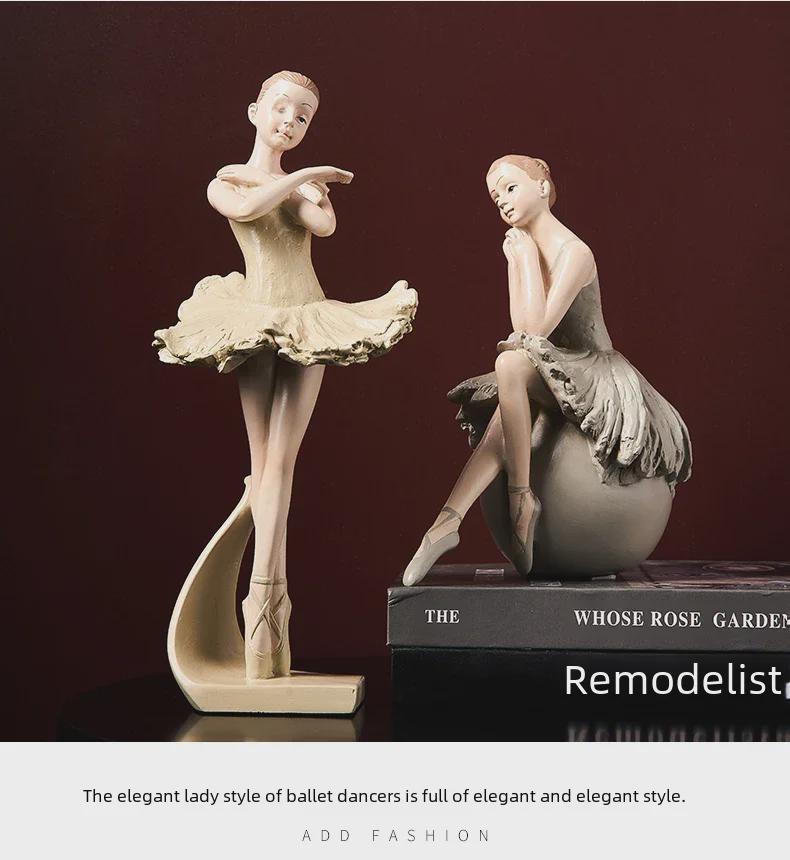 Elegantní figurka baletní tanečnice - moderní bytová dekorace do obývacího pokoje nebo vinárny