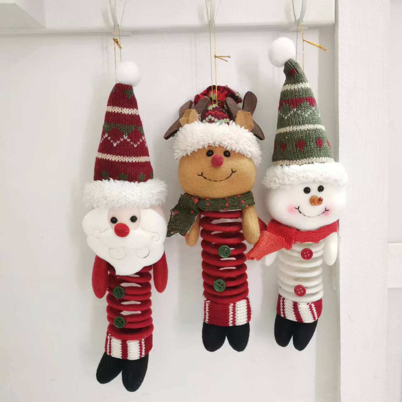 

Christmas Products Santa Claus Snowman Elk Pendant Door Hanging Decorative Supplies Swinging Spring Foot Doll Gift Baby Toys 2pcs