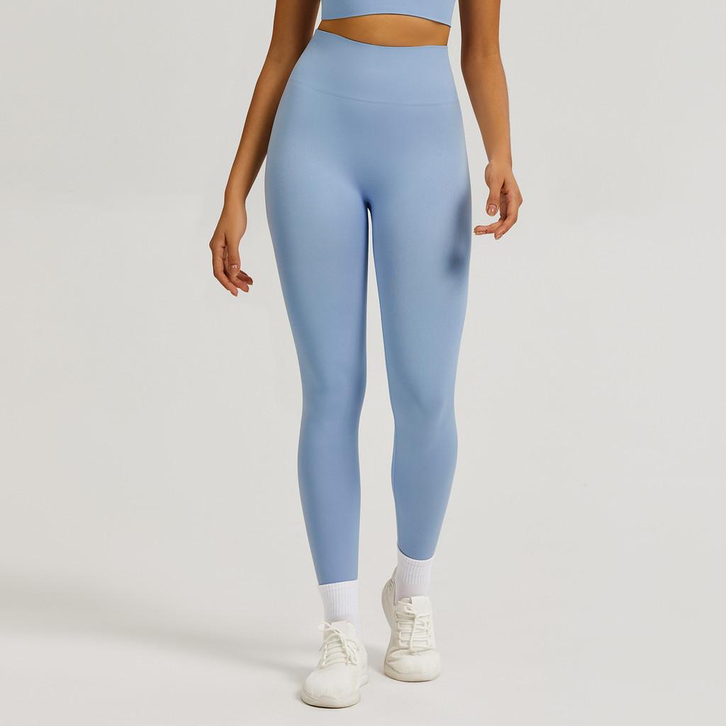 Seamless Yoga Set With Quick Dry Fabric For Women Fitness And Workout Enthusiasts