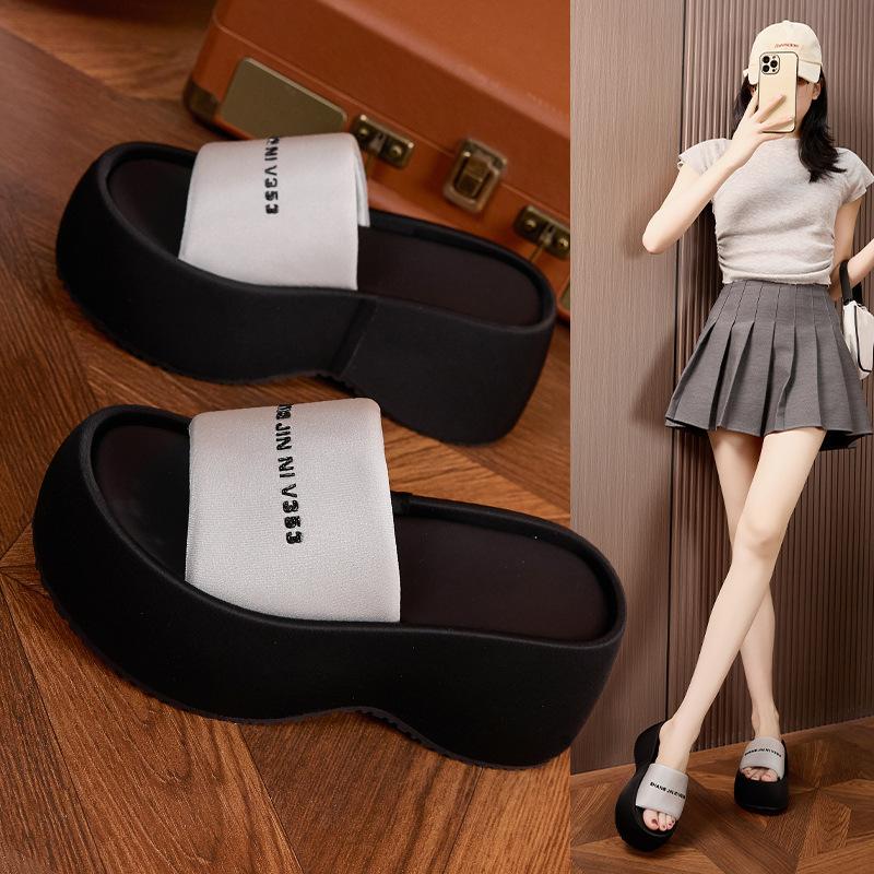 Thick-soled Sandals Women's 2025 Spring and Summer New Heightening Shoes Fashionable Outer Wear Sandals Versatile Non-slip and Non-smelly Feet Half