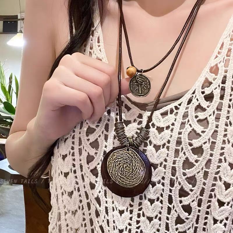 New Chinese Retro Popular Ethnic Style Necklace Women's Versatile Niche Long Sweater Chain High-end Simple Accessories