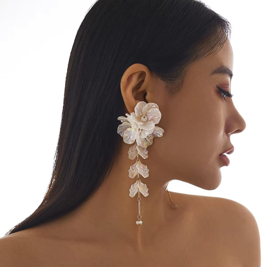 Ingemark Creative Punk Torques Chain Necklace Women Wed Bridal Elegant White Flower Hanging Drop Earrings Wed Bridal Zircon Set