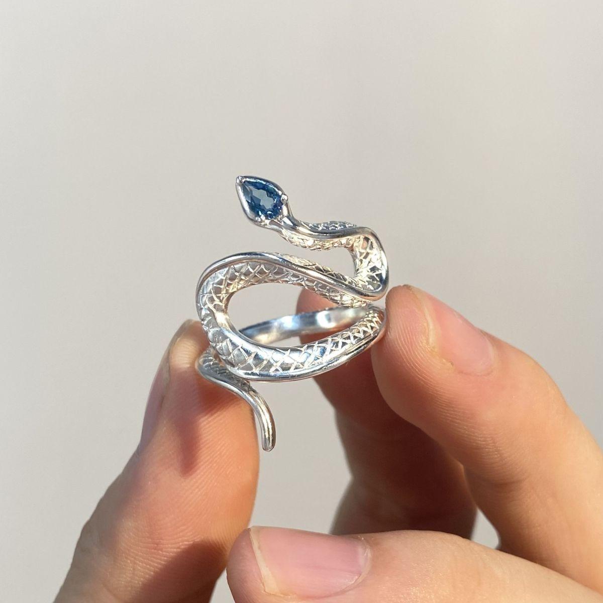 

Vintage Silver Snake Ring Gothic Dark Style Couple Finger Ring Valentine s Day Jewelry 1