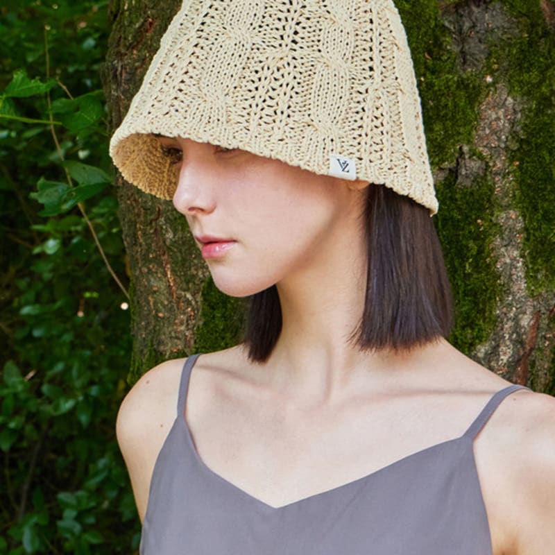 

VARZAR VZ Label Cable Knit Bucket Hat Beige FREE