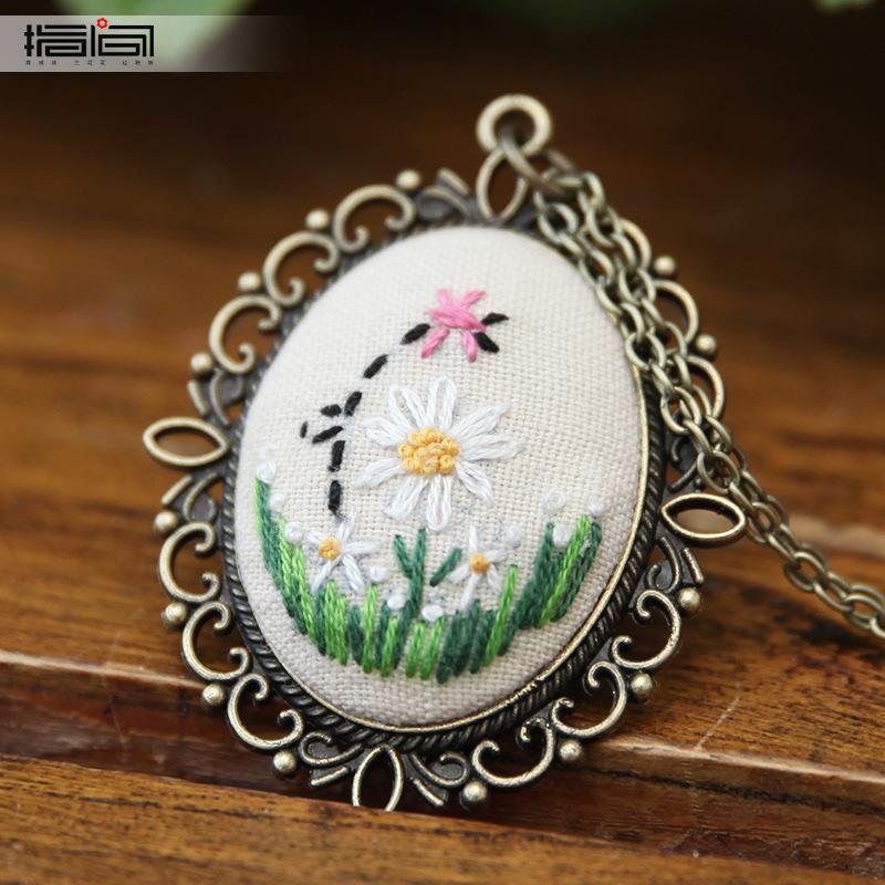 Hand Embroidered DIY Necklace Material Pack Fabric Flower Lu Embroidery Vintage Sweater Chain Fabric Embroidery