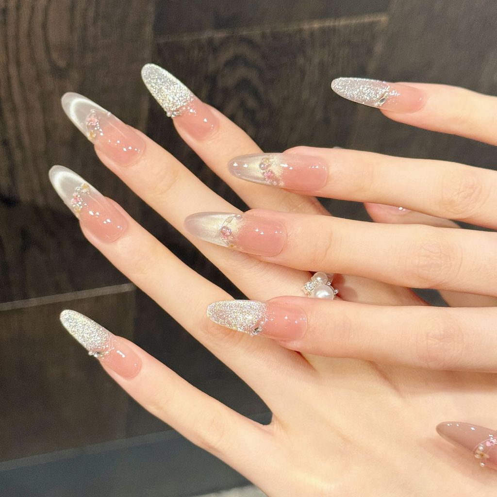 Handmade Press On Nail French Sparkling Gentle Nude Gradient Cat Eye Fresh Flowers Diamond Sequins Long Oval Fake Nail Patch Artificial Nail Reusable