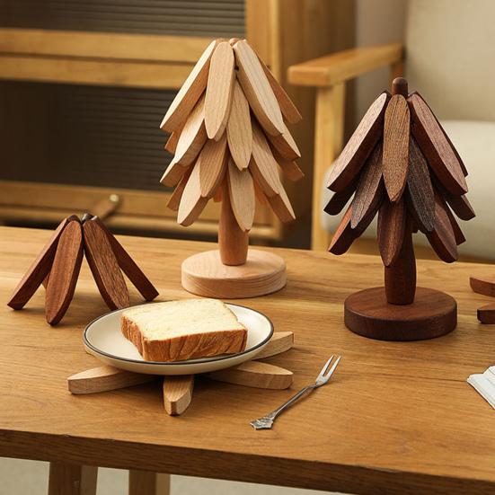 Sada podložek pod hrnce Vánoční stromek Dřevěné podtácky se stojanem Žáruvzdorné držáky na horké nádobí Sváteční ochrana stolu pro horké pokrmy