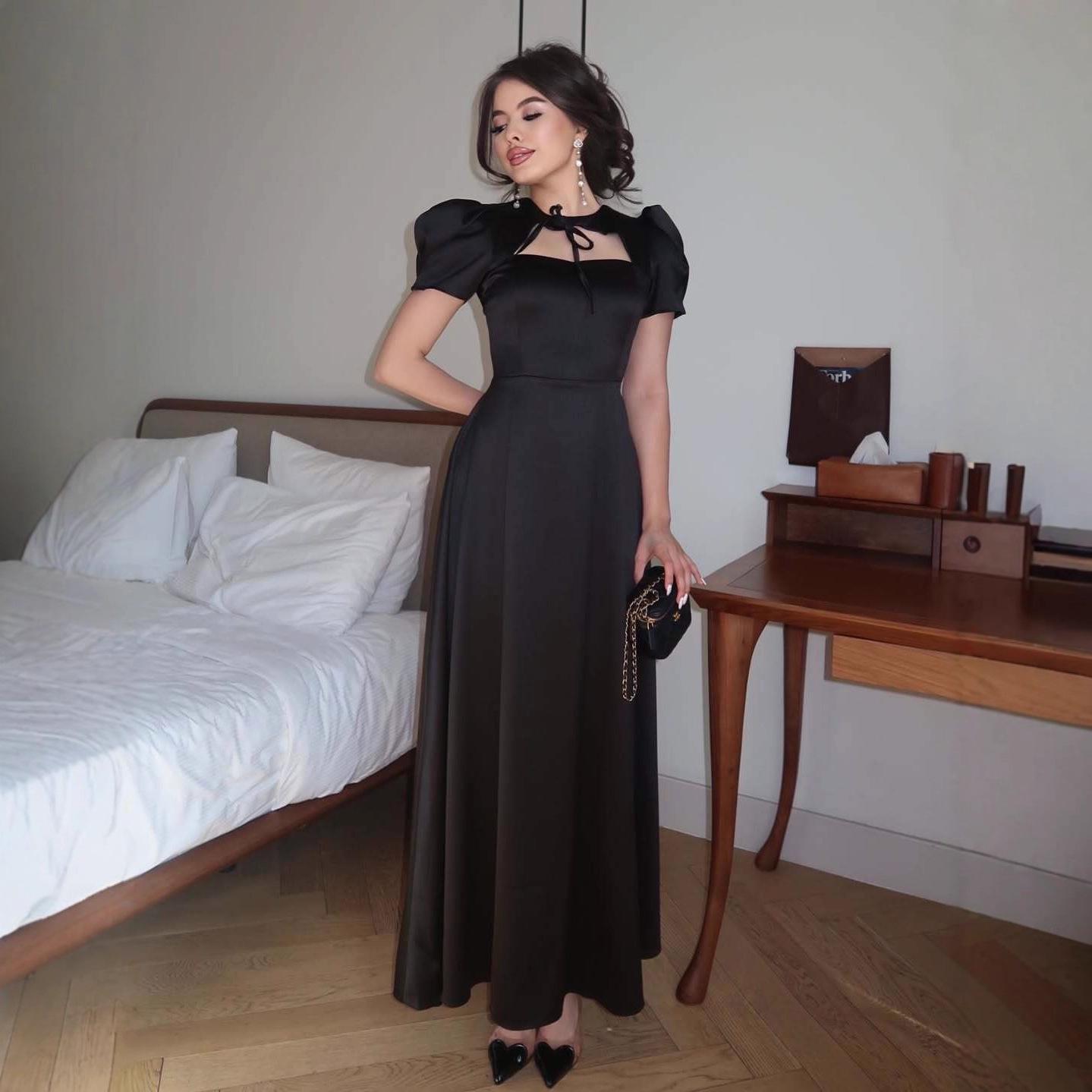 

Knitted Camisole Long Dress – 2025 Autumn/Winter Fashion: Slim Fit Hip-Hugging Style for a Trendy Look M чорний