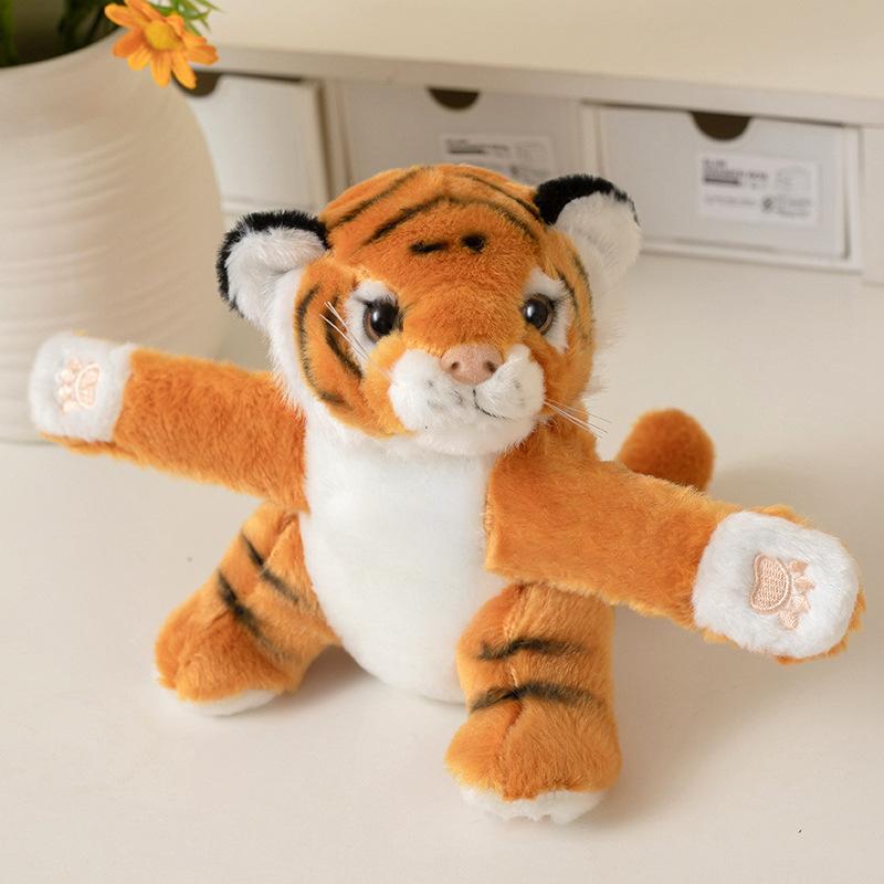 Niedliches niedliches kleines Tigerarmband Schnappkreis Plüschtier Puppe Roter Panda Puppe Kinder Beruhigungspuppe