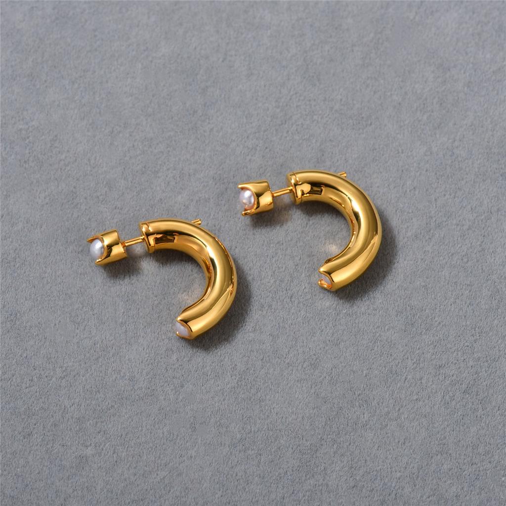 Niche Design Pearl C-Shaped Half-Circle Stud Earrings, Simple And Versatile, Sweet In Seconds, Cool Girl Earrings For Women