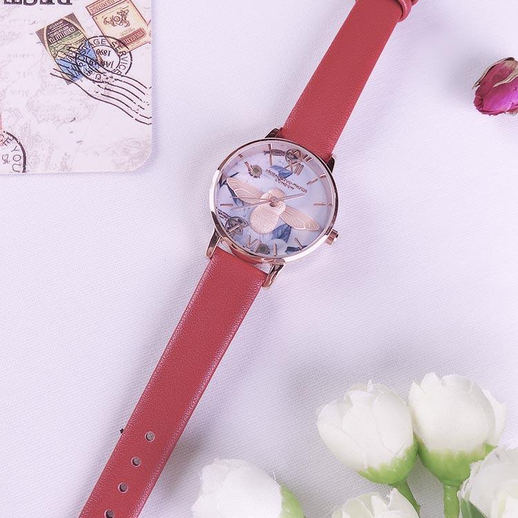 Ob With Little Bee Women S Watch, Fashionable Gold Shell White Surface British Niche Student Women S Quartz Watch красный
