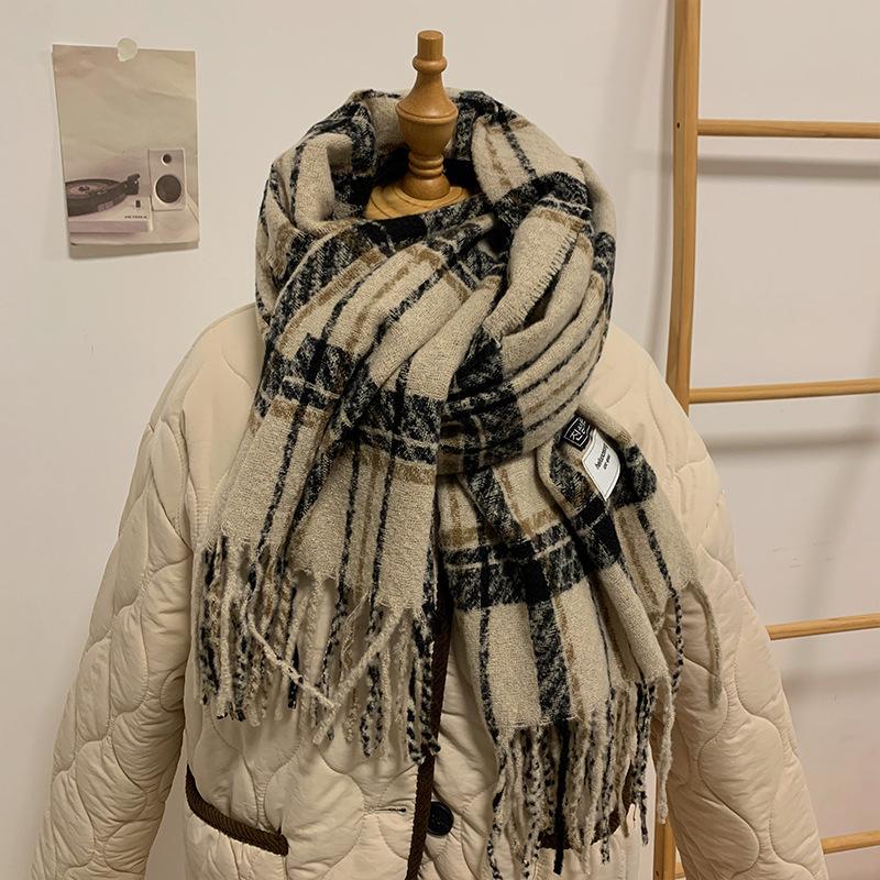 New Plaid Scarf for Women in Winter Thickened and Warm Retro Versatile High End Shawl and Scarf for Students Spring and Autumn