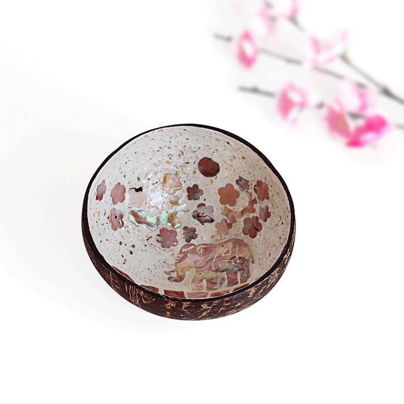 Ručně malovaná miska z kokosové skořápky: Design mušle pro úložný prostor na klíče ve vstupní hale nebo pro servírování salátu