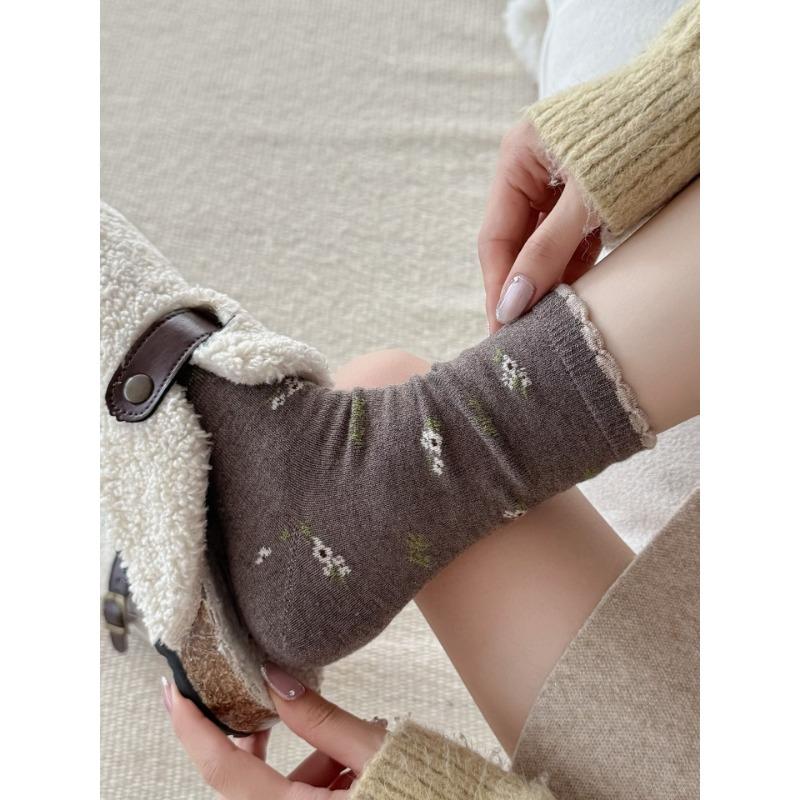 Ladies Autumn Lovely Small Flower Non Bone Anti Pilling In The Tube Pile Socks