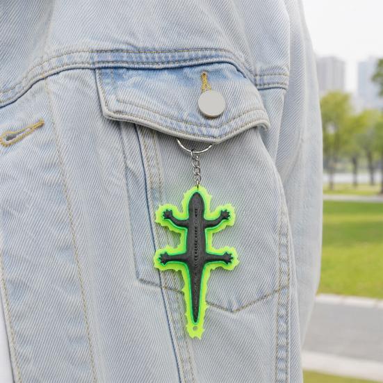 3D Printed Lizard Keychain, Glow in The Dark Pendant with Luminous Edges, Anime Keychain Pendant from The Adventures of Jackie Chan Metal Keychain