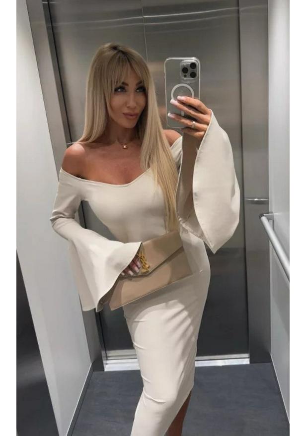 

2025 Summer Off-Shoulder Bell Sleeve Dress with Slit in Solid Color Medium