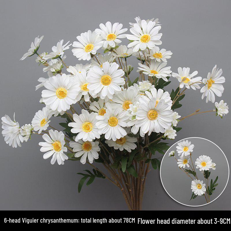 Weiße Blumendekoration für Hochzeiten Künstliche Straußornamente und Bogen-Requisiten