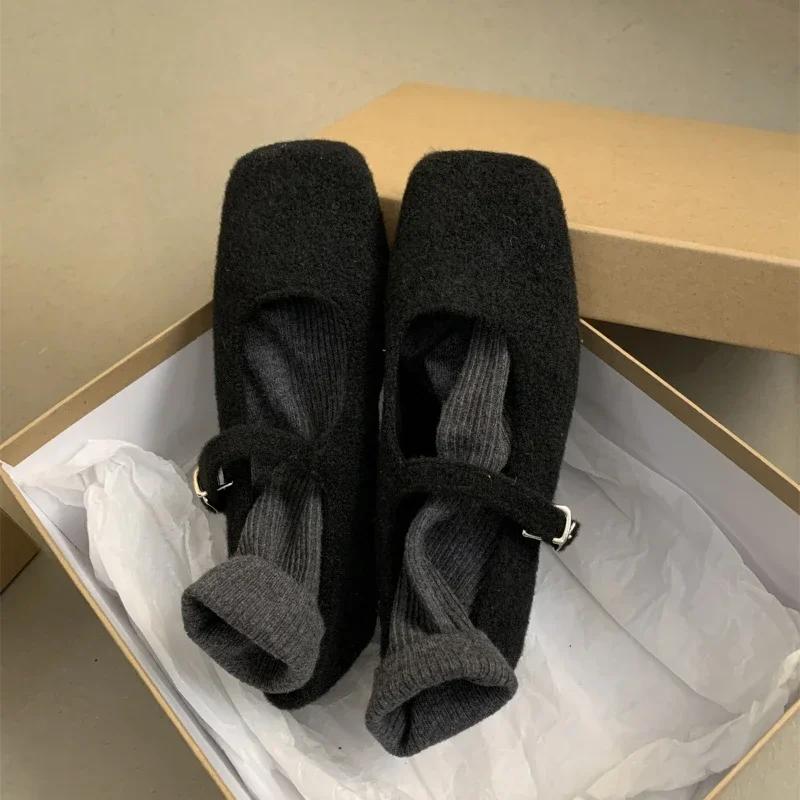 Fashion 2024 French Retro Designer Spring Fashion Temperament Flat Bottom Mary Jane  Single Shoes Women Flat Shoes