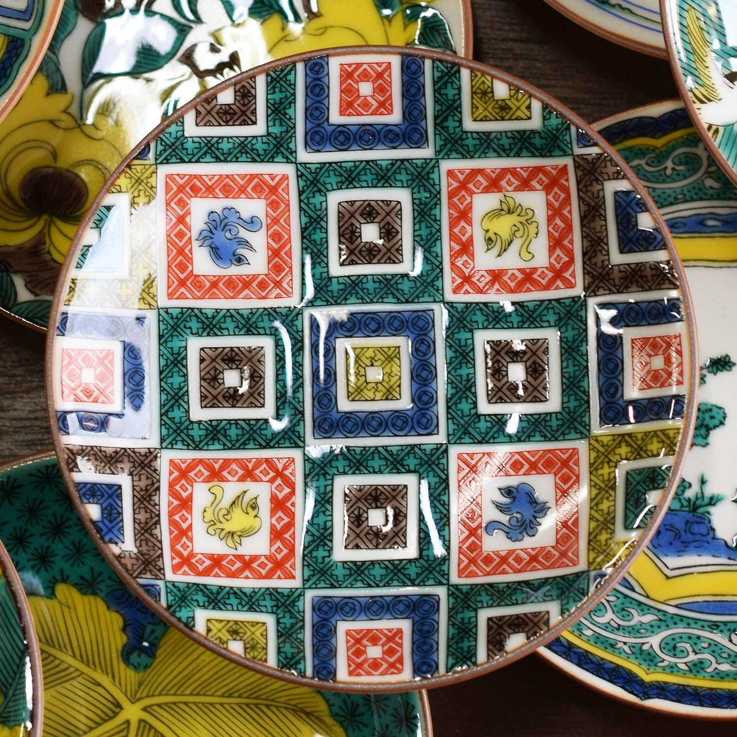 

Waza no Kura Stylish Kutani ware small colored cobblestone ceramic small serving branded Japanese - plates, masterpieces, Ko-Kutani pattern, plates,