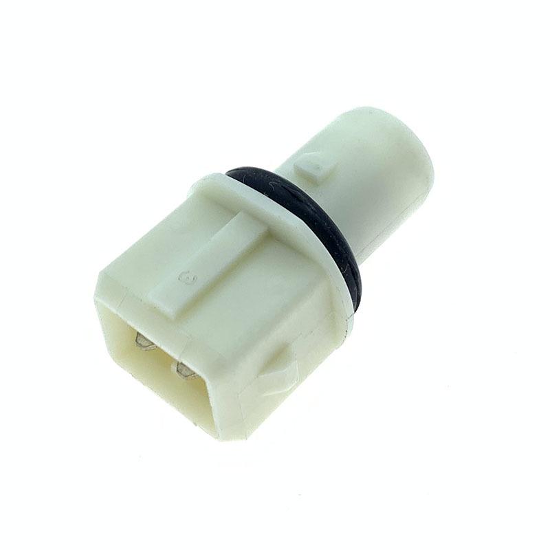 F8RZ13K371AA Ford F250/F350 Side Marker Light Bulb Socket Connector Accessory.