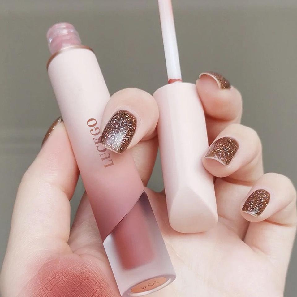 Milk Cream Velvet Matt Lipgloss – Aufhellender Nude-Lippenstift für Studentenpartys
