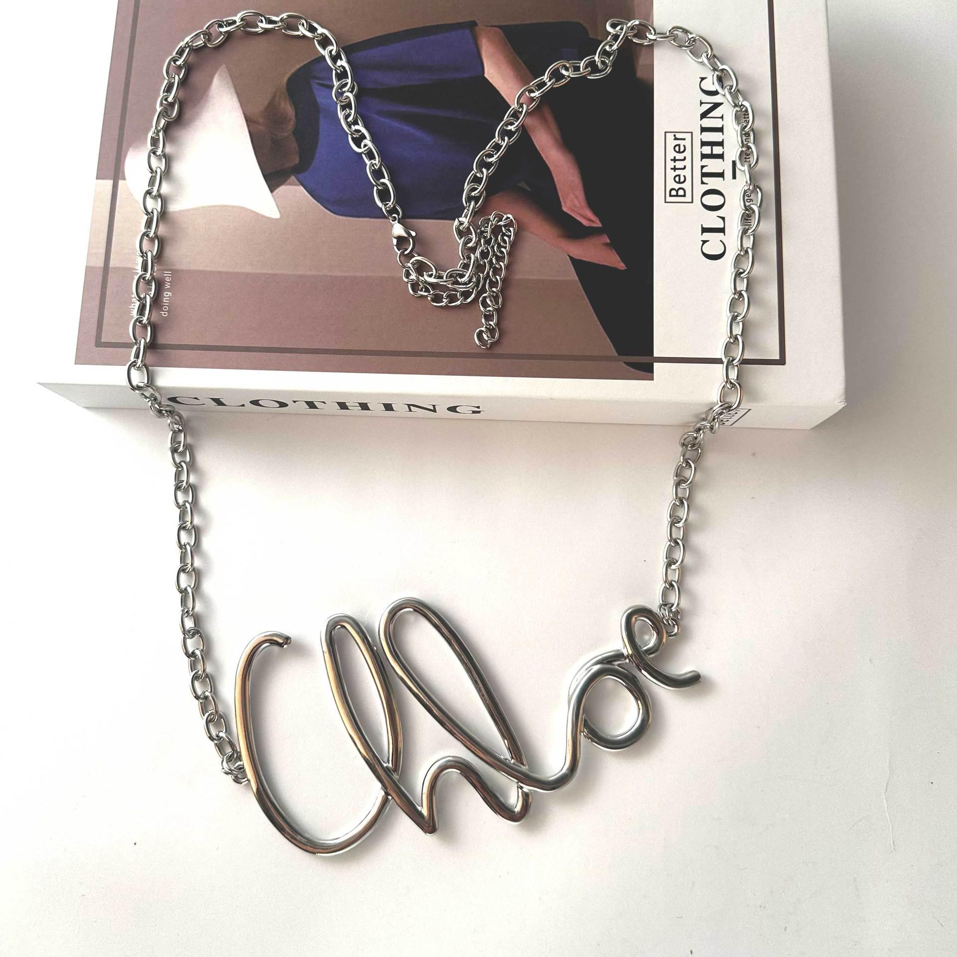 16Double8 2025 Retro Gouden Letter Tailleketting voor Vrouwen: High-End Metalen Riem voor Rokken en Broeken