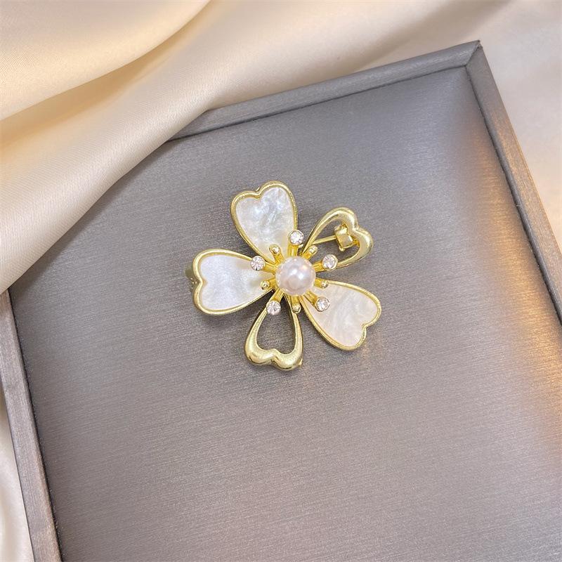 

Брошь для женщин Высококлассная Нишевая Изысканная Брошь Брошь-булавка Аксессуар