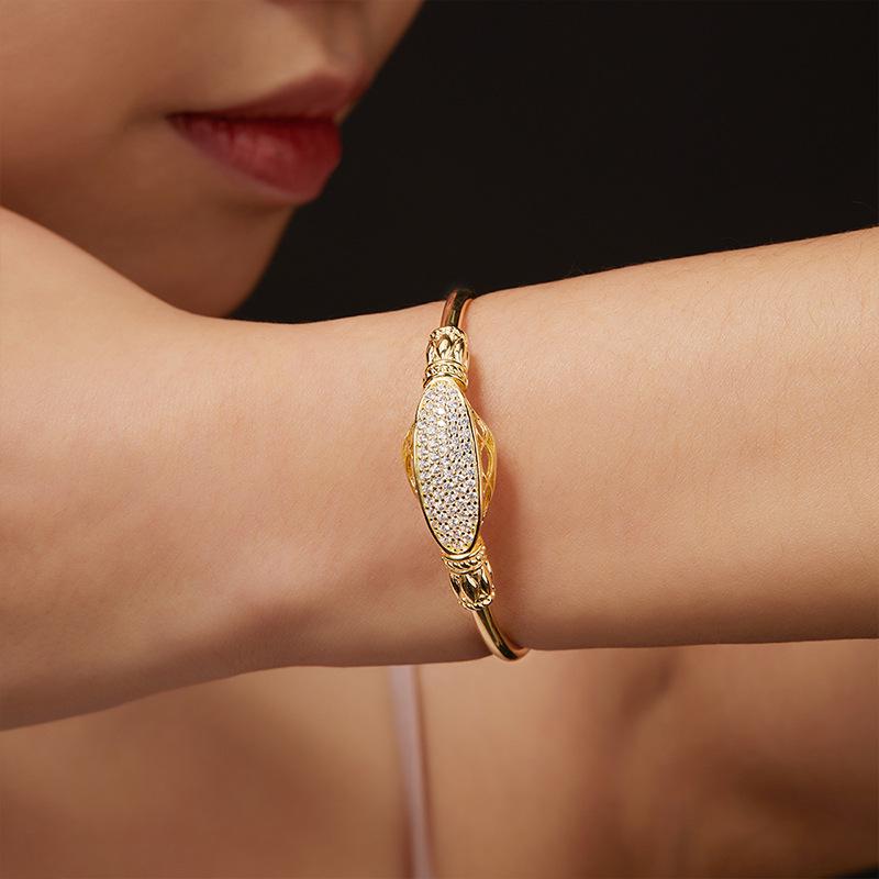 European and American Moissanite Inlaid Sterling Silver Celebrity Bracelet