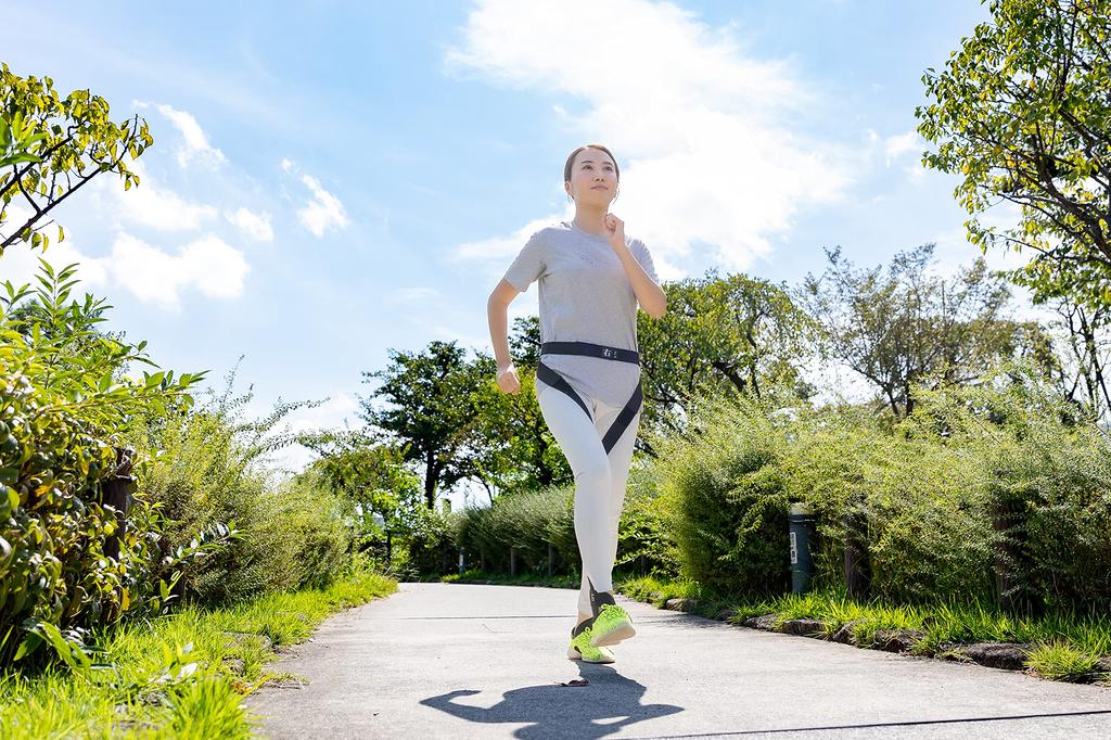 Einfach um den Körper wickeln, um Ihre Made in Walking Assist zu trainieren. Leicht an- und auszuziehen. Körpergewicht. Verstellbare Größe. Muskeln.. Japan. Gürtel. aus.
