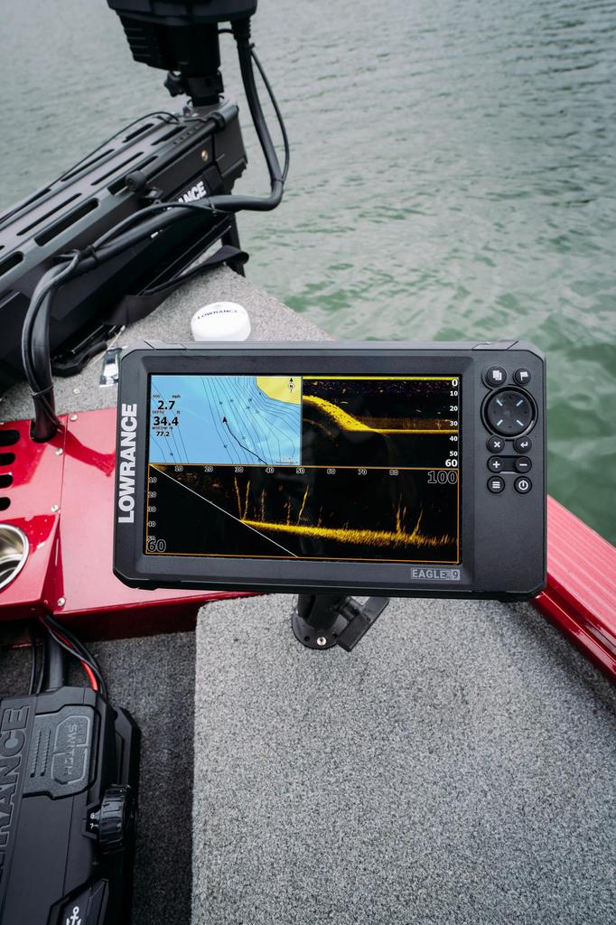 Lowrance Eagle 9 Live IPS Eagle US Inland Coverage of US Eye™ AMER, 9" Screen, Eye™ Transducer, C-MAP® Charts, 17,000+ Lakes.