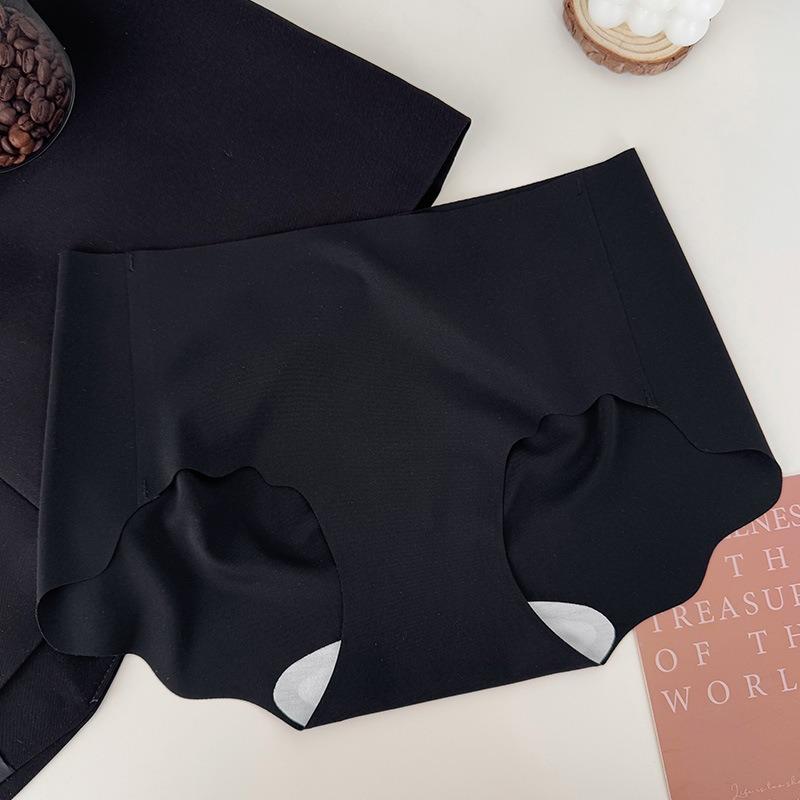 Seamless Mid Waist Plus Size Women Antibacterial Mulberry Silk Crotch Underwear