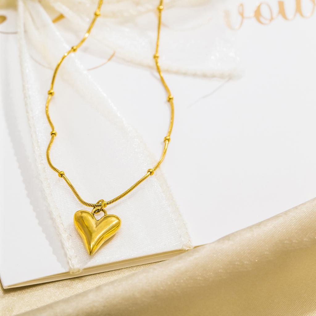 UHBINYCA Minimalism Smooth Stainless Steel Heart Waterproof Necklace Pendant for Women Gold Plated Jewelry